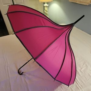 Pagoda Umbrella Parasol Fashion Rain gear Gothic with Polkadot trim